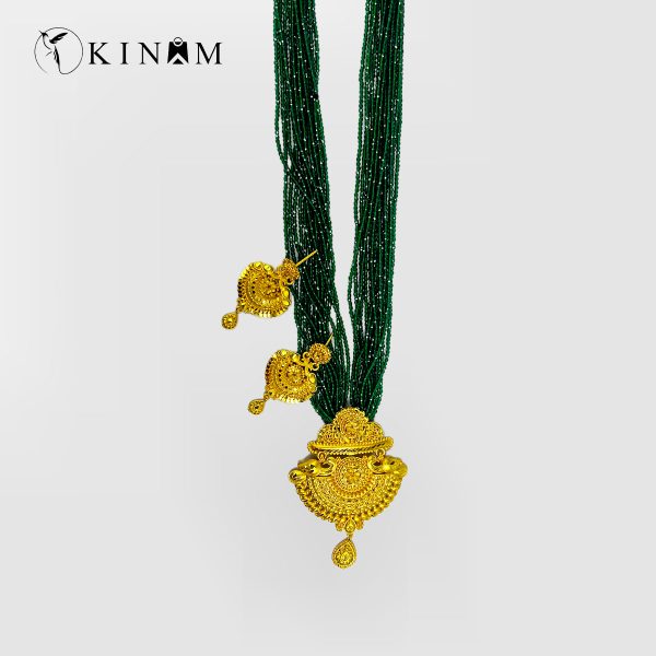 Green pote pendant and earrings set for celebrations